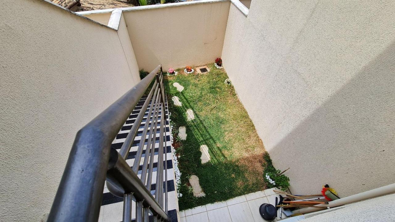 Casa Confortavel E Segura Na Regiao Da Pampulha 贝洛哈里桑塔 外观 照片
