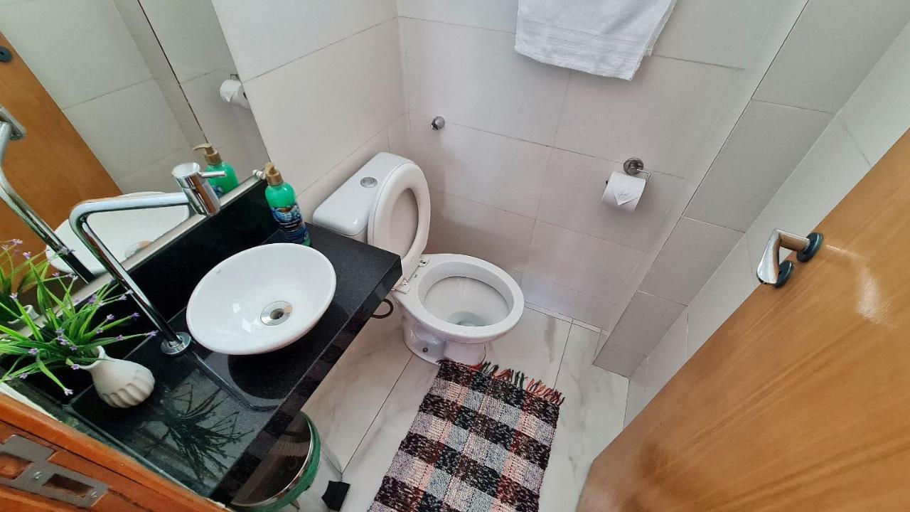 Casa Confortavel E Segura Na Regiao Da Pampulha 贝洛哈里桑塔 外观 照片