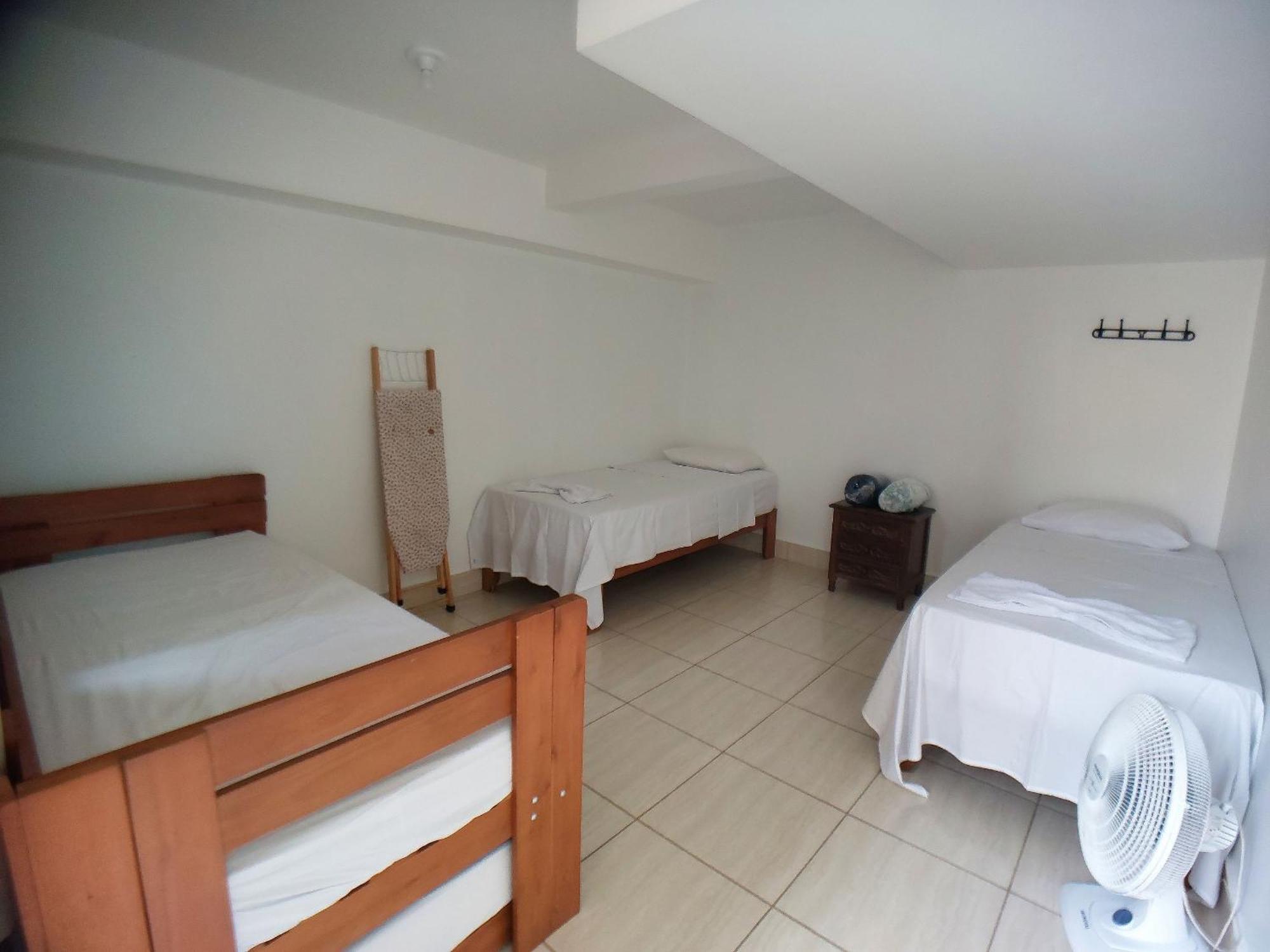 Casa Confortavel E Segura Na Regiao Da Pampulha 贝洛哈里桑塔 外观 照片