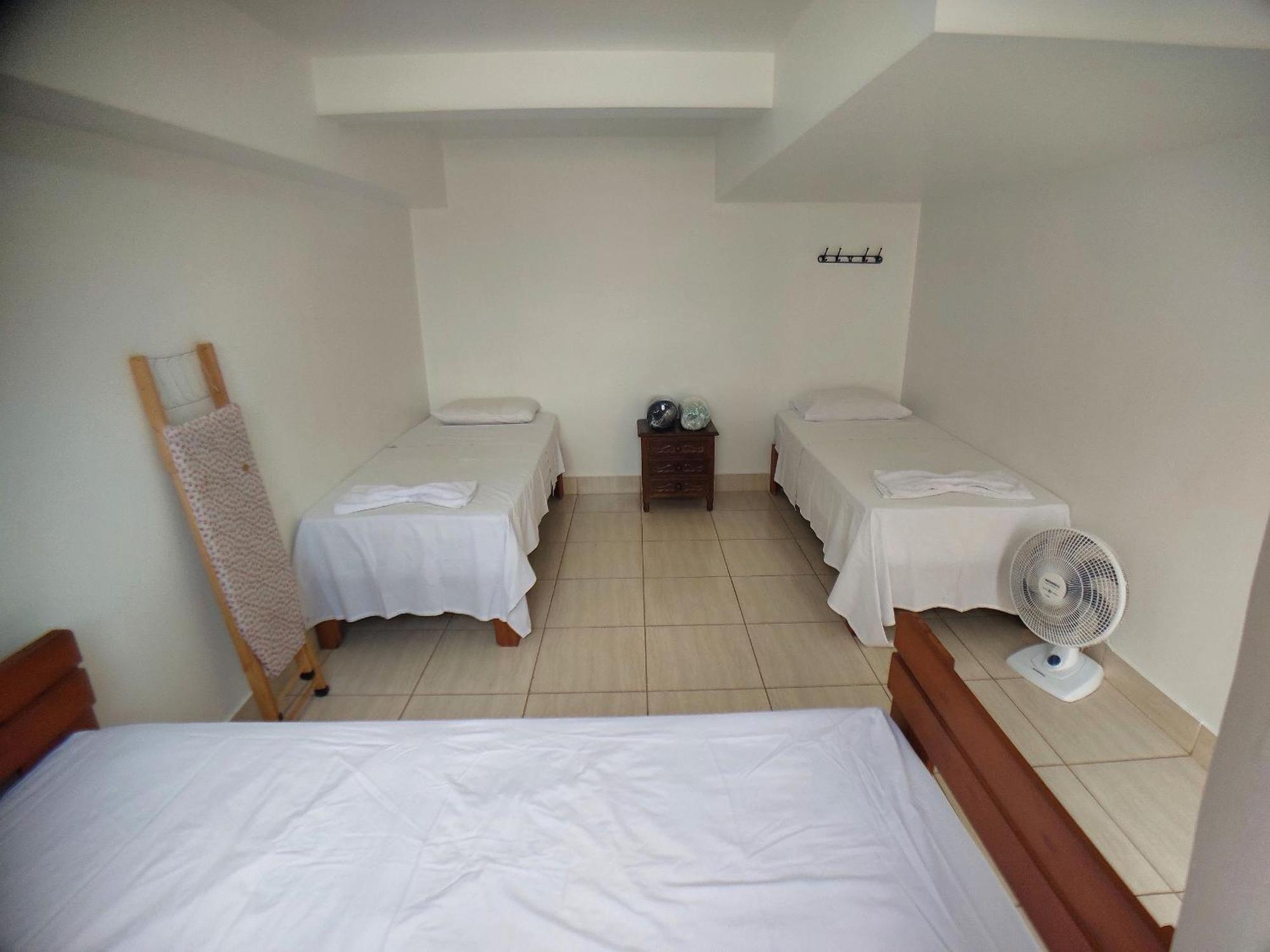 Casa Confortavel E Segura Na Regiao Da Pampulha 贝洛哈里桑塔 外观 照片