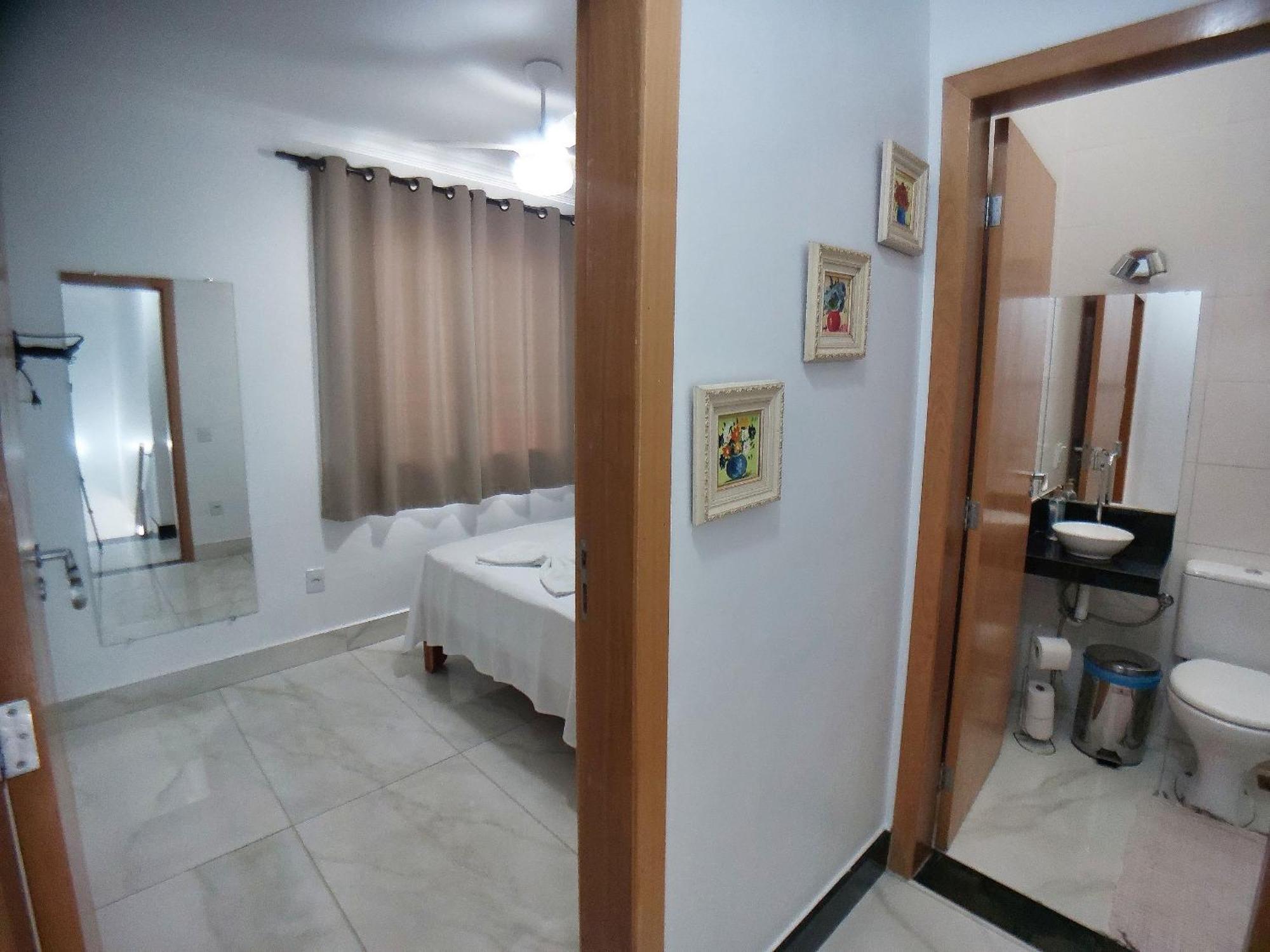 Casa Confortavel E Segura Na Regiao Da Pampulha 贝洛哈里桑塔 外观 照片