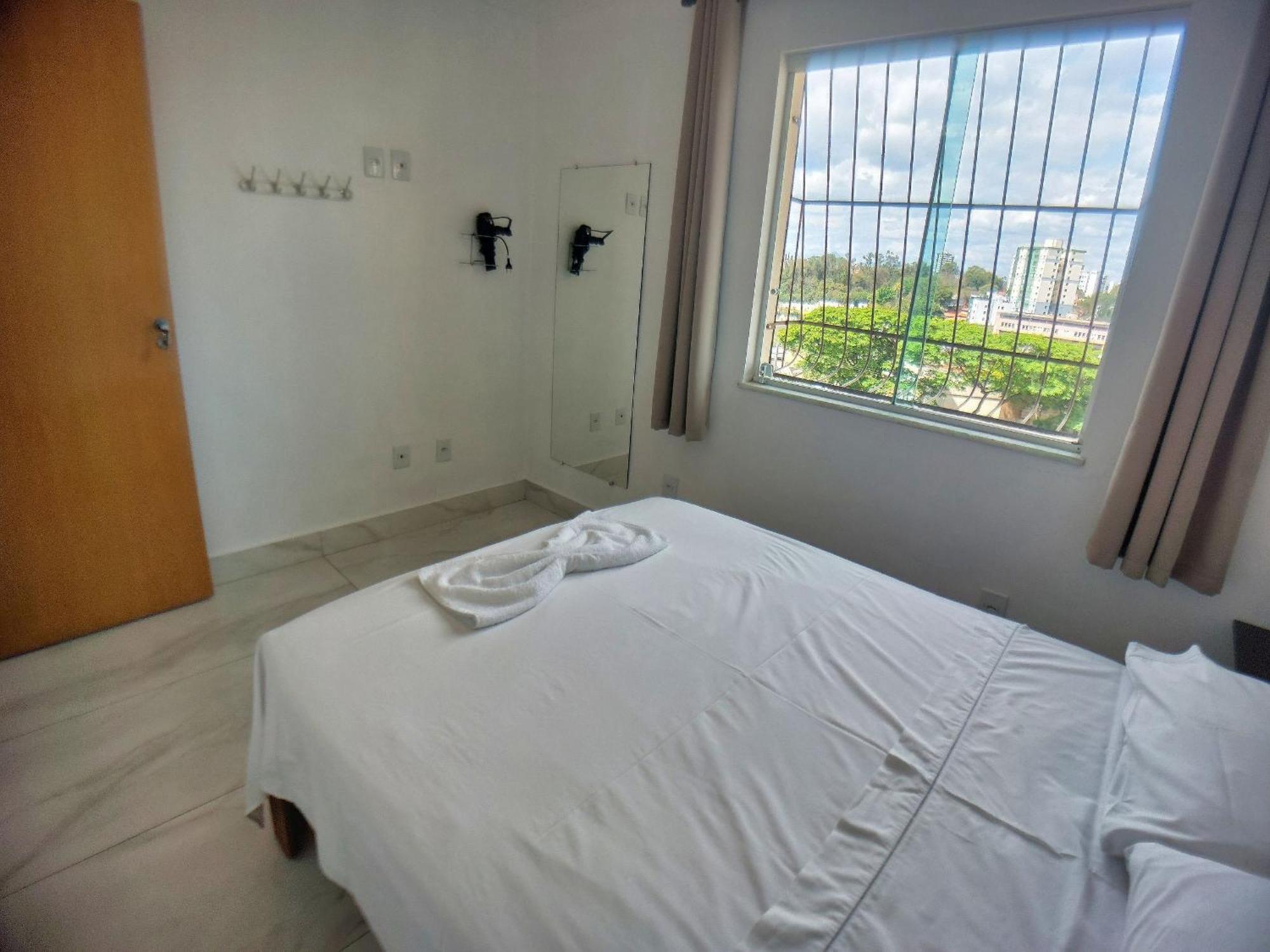 Casa Confortavel E Segura Na Regiao Da Pampulha 贝洛哈里桑塔 外观 照片